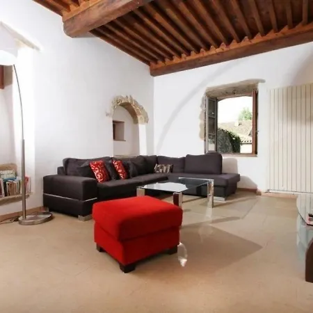 Semesterbostad House Le Prieure 2
